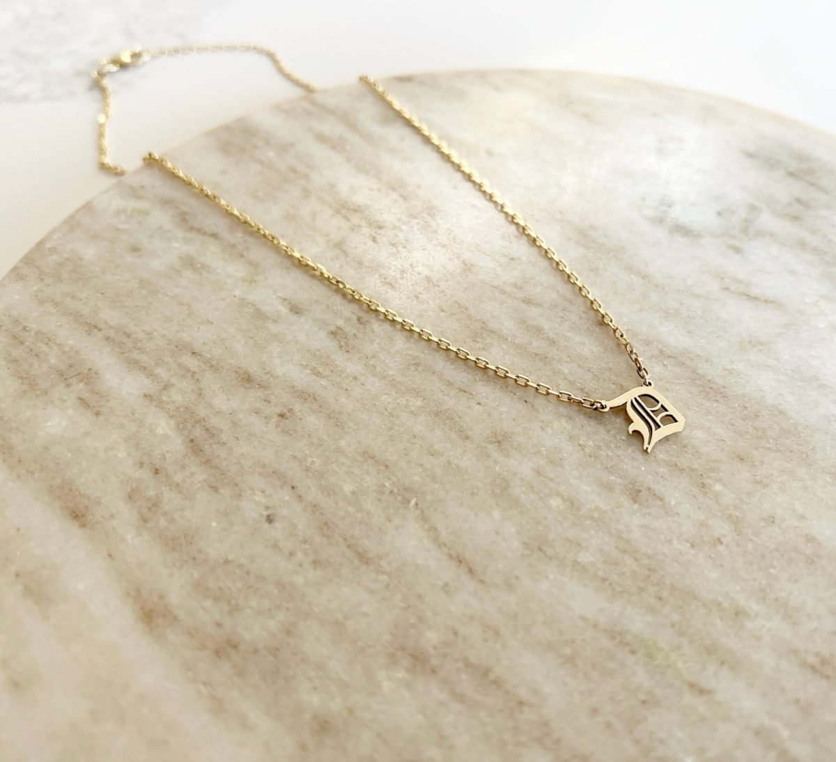 Name Necklace (9ct Gold)