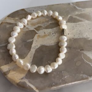 FRESHWATER PEARL BRACELET (2)