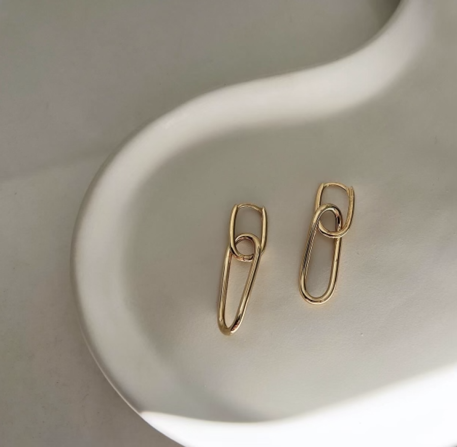 Paperclip Huggie Earrings (9ct Gold)